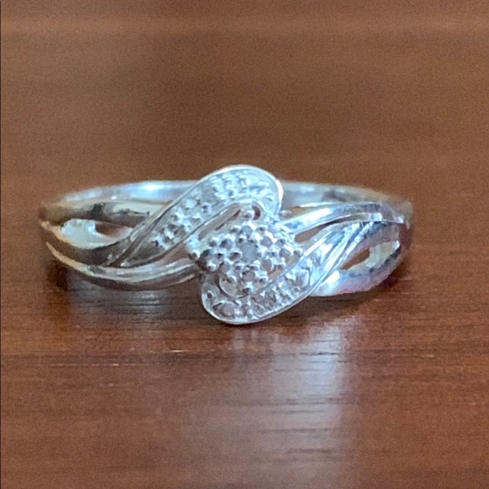 STS 925 silver ring with diamonds size 7